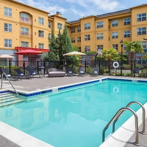 By Marriott North Hotel